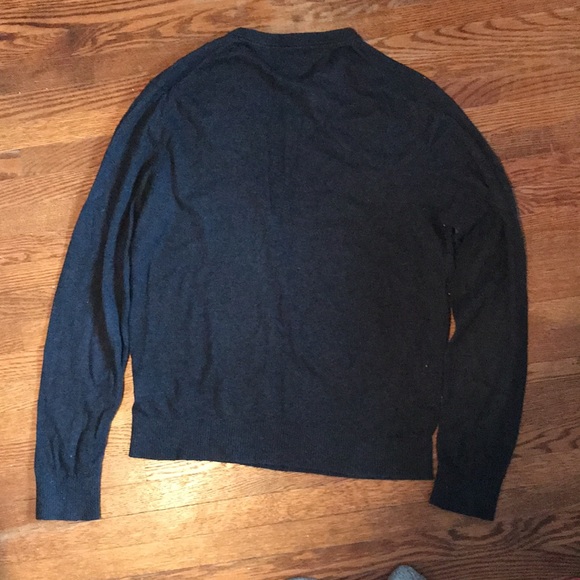 Tommy Hilfigher Sweater - Picture 3 of 3